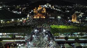 Pilgrims Arriving The Basilica Of Guadalupe