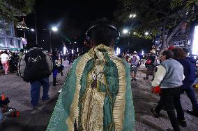 Pilgrims Arriving The Basilica Of Guadalupe