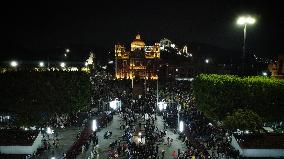 Pilgrims Arriving The Basilica Of Guadalupe