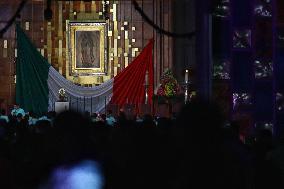 Pilgrims Arriving The Basilica Of Guadalupe