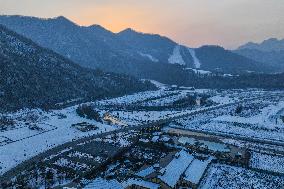 Tourists Enjoy An Outdoor Hot Spring - China