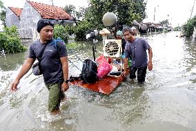 Landslides And Flash Floods Hit Java - Indonesia