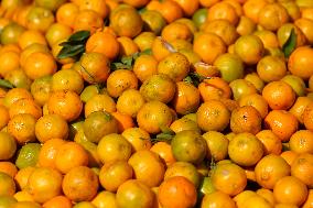 Nepali Market Flooded With Oranges As Season Kicks-in