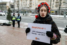 "Money For ZSU" rally in Kyiv