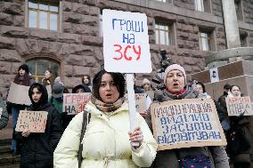 "Money For ZSU" rally in Kyiv