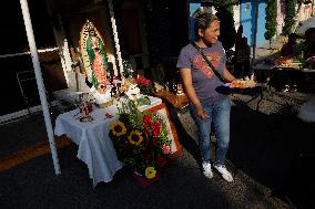 Mariachis Sing To The Virgin Of Guadalupe In Mexico