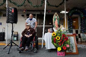 Mariachis Sing To The Virgin Of Guadalupe In Mexico