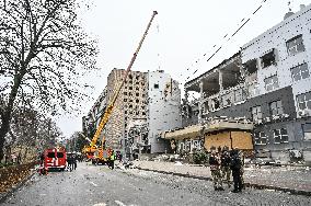 Response effort to Russian missile attack on medical facility in Zaporizhzhia