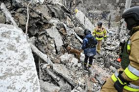 Response effort to Russian missile attack on medical facility in Zaporizhzhia