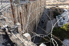 Searching continues in Sednaya Prison in Damascus