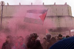 General Strike In Turin: Clashes At Student March.