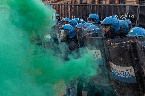 General Strike In Turin: Clashes At Student March.