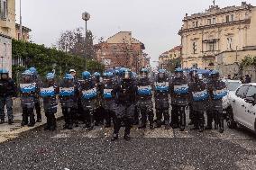 General Strike In Turin: Clashes At Student March.