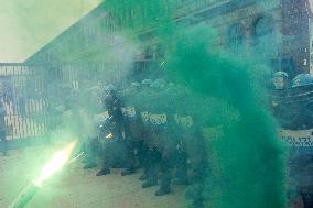 General Strike In Turin: Clashes At Student March.