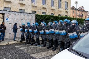 General Strike In Turin: Clashes At Student March.