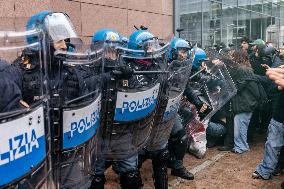 General Strike In Turin: Clashes At Student March.