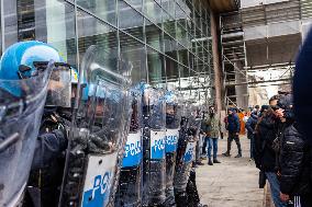 General Strike In Turin: Clashes At Student March.