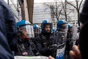 General Strike In Turin: Clashes At Student March.