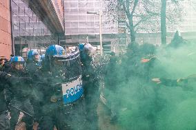 General Strike In Turin: Clashes At Student March.