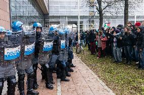 General Strike In Turin: Clashes At Student March.