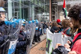 General Strike In Turin: Clashes At Student March.