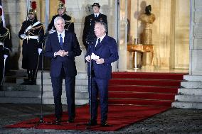 Handover Ceremony At Hotel De Matignon - Paris