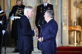 Handover Ceremony At Hotel De Matignon - Paris