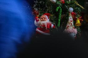 Christmas Preparations In Kashmir