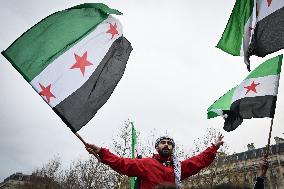 Syrian diaspora celebrates the victory of the Syrian Revolution in Paris FA