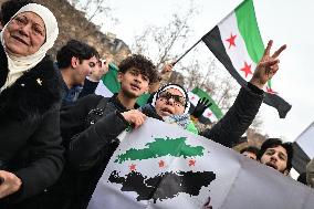 Syrian diaspora celebrates the victory of the Syrian Revolution in Paris FA