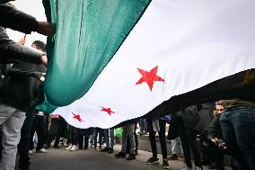 Syrian diaspora celebrates the victory of the Syrian Revolution in Paris FA