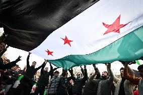 Syrian diaspora celebrates the victory of the Syrian Revolution in Paris FA