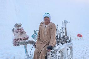 Mideast Egypt Quarry Workers