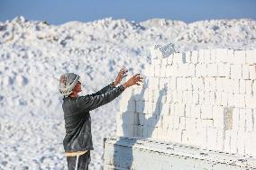 Mideast Egypt Quarry Workers