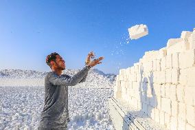 Mideast Egypt Quarry Workers