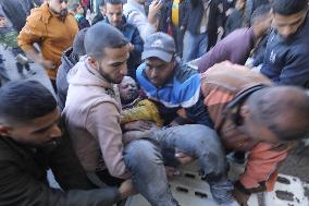 Israeli airstrikes kill at least 30 in Deir al-Balah - Gaza