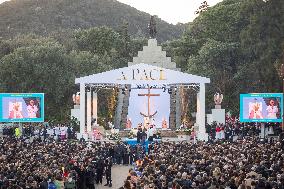 Pope Francis Celebrates Holy Mass At Casone - Ajaccio