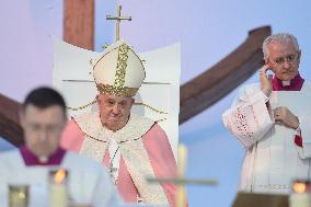 Pope Francis Celebrates Holy Mass At Casone - Ajaccio