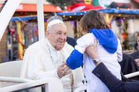 Pope Francis Makes Symbolic Stop At Madonuccia - Ajaccio