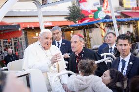 Pope Francis Makes Symbolic Stop At Madonuccia - Ajaccio