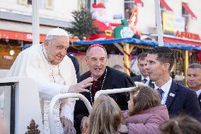 Pope Francis Makes Symbolic Stop At Madonuccia - Ajaccio