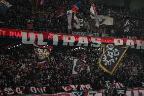 Ligue 1 PSG vs Olympique Lyonnais - supporters FA