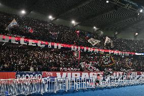 Ligue 1 PSG vs Olympique Lyonnais - supporters FA