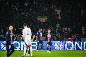 Ligue 1 PSG vs Olympique Lyonnais - supporters FA