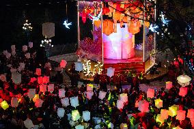 Citizens Release LED Kongming Lantern in Chongqing