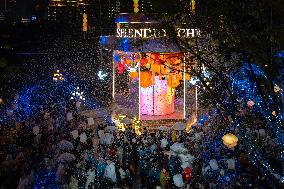 Citizens Release LED Kongming Lantern in Chongqing