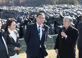 Japan PM visits crippled Fukushima plant