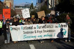 Protest Against A Non-decision Of The Administrative Court On The A69 Highway In Toulouse