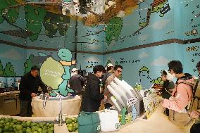 LINE FRIENDS IP Joguman Green Dinosaur exhibition