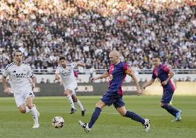 Football: Iniesta's retirement match in Tokyo